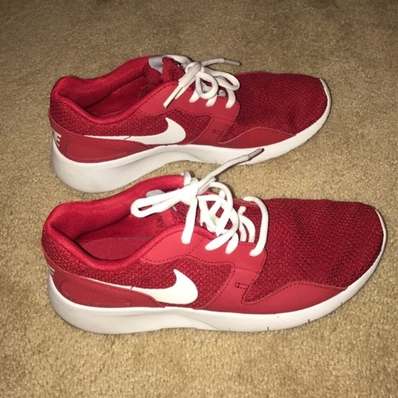 nike tanjun red nike tanjun red